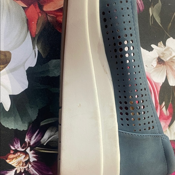 Naturalizer Women's Slate Blue Perforated Loafers - Picture 5 of 6